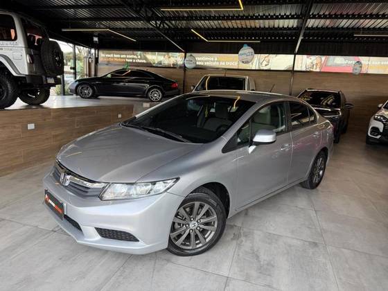 HONDA CIVIC 1.8 LXS 16V FLEX 4P AUTOMÁTICO HONDA CIVIC 1.8 LXS 16V FLEX 4P AUTOMÁTICO